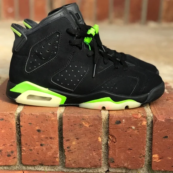 Air Jordan Retro 6 Electric Green GS Size 5.5Y / 7 Wmns